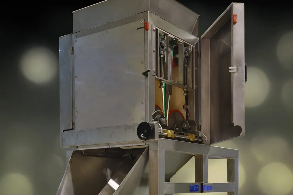 cr=t_0%,l_0%,w_100%,h_100% (21)