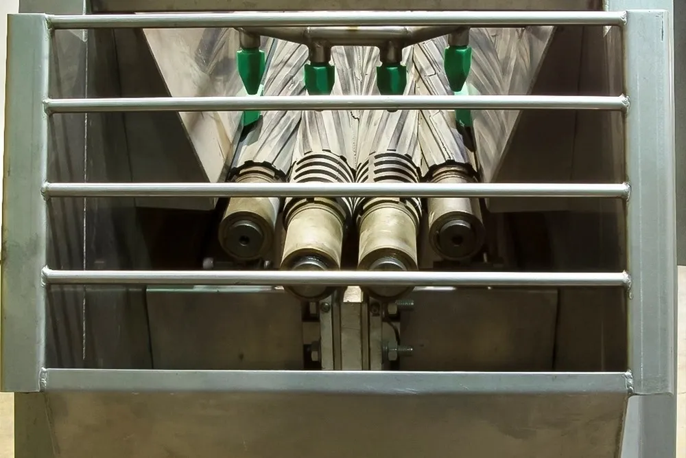 cr=t_0%,l_0%,w_100%,h_100% (9)